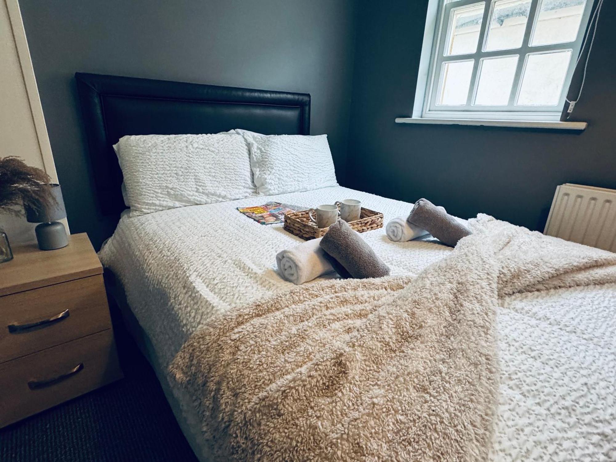 Queens Townhouse - 4 Bed ไวท์เฮเวน ภายนอก รูปภาพ
